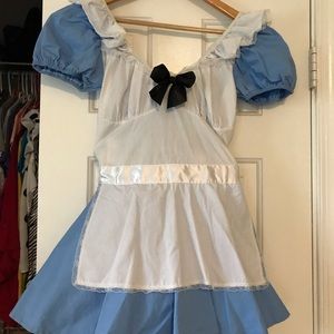 Alice in wonderland costume